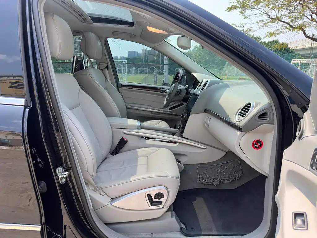 Mercedes-Benz GL-Class — миниатюра 10