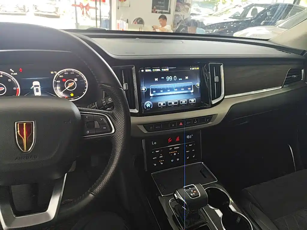 Hongqi Hongqi HS7 — миниатюра 10