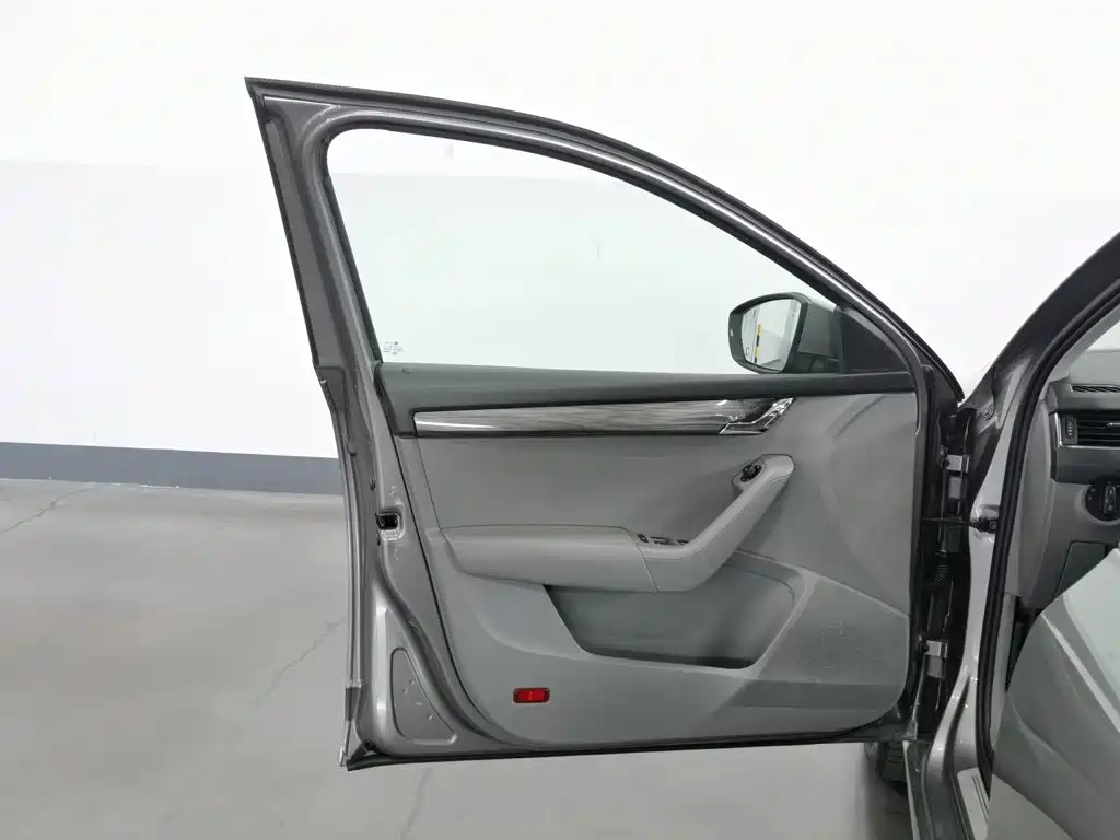 Skoda Octavia — миниатюра 8