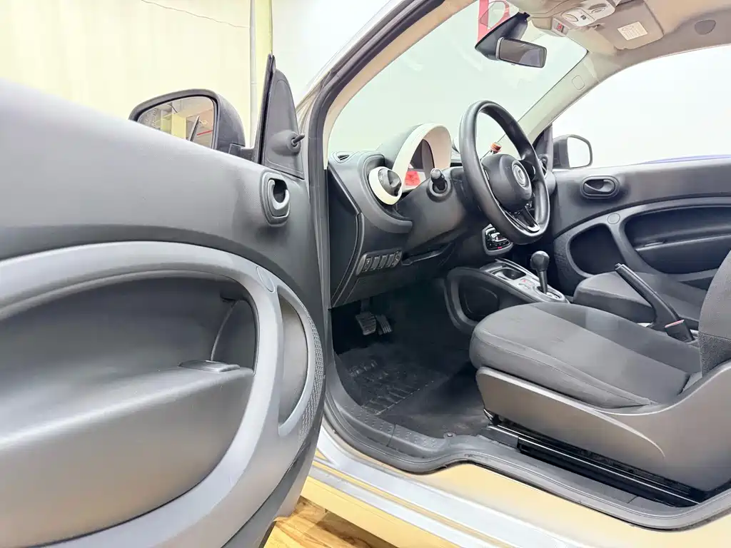 smart Smart Fortwo — миниатюра 17