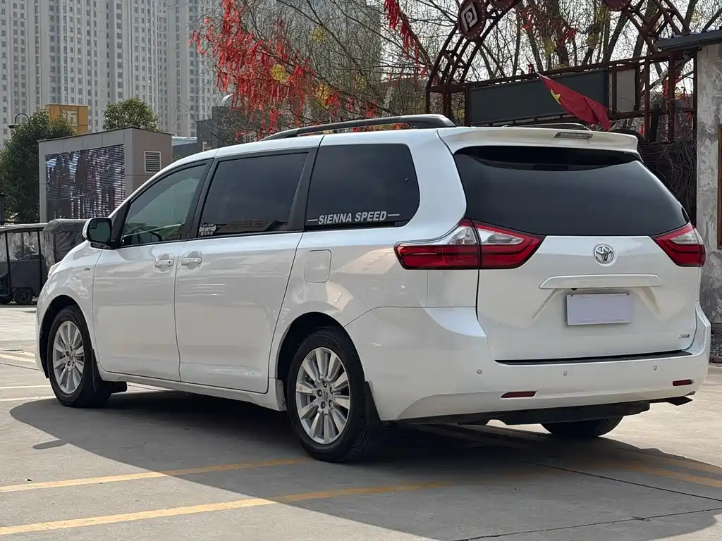 TOYOTA SIENNA