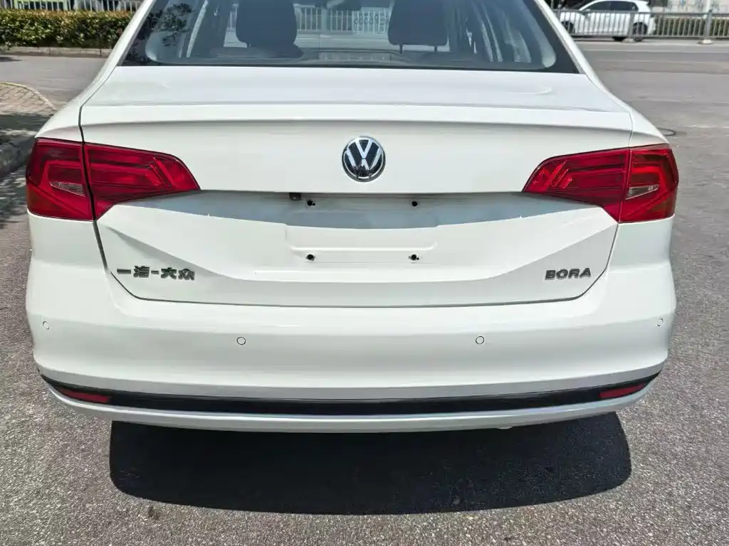 Volkswagen Bora 2016 1.6L AT Fashion
