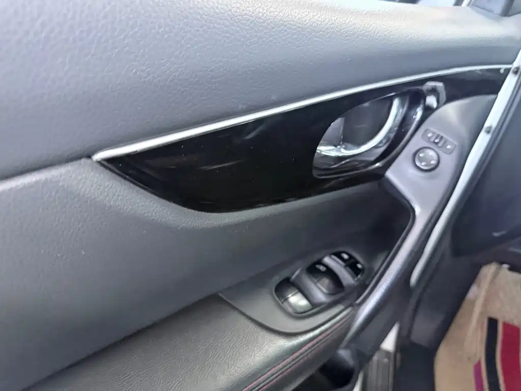 Nissan Qashqai — миниатюра 9