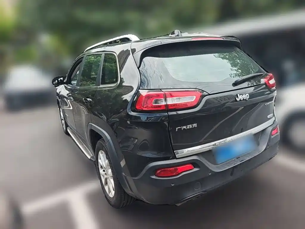 Jeep Cherokee — миниатюра 7