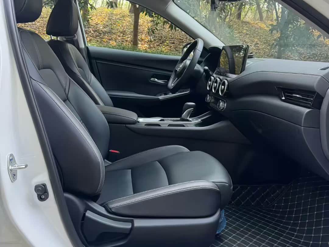 Nissan Sylphy 1.6 л 2024 г. Белый, пробег 30000 км