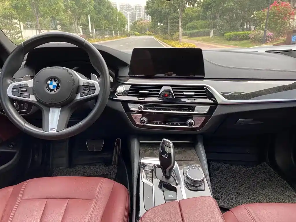 BMW 5 Series — миниатюра 7