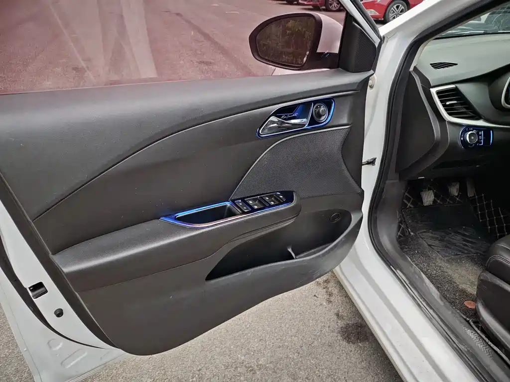 Chevrolet Cavalier — миниатюра 9
