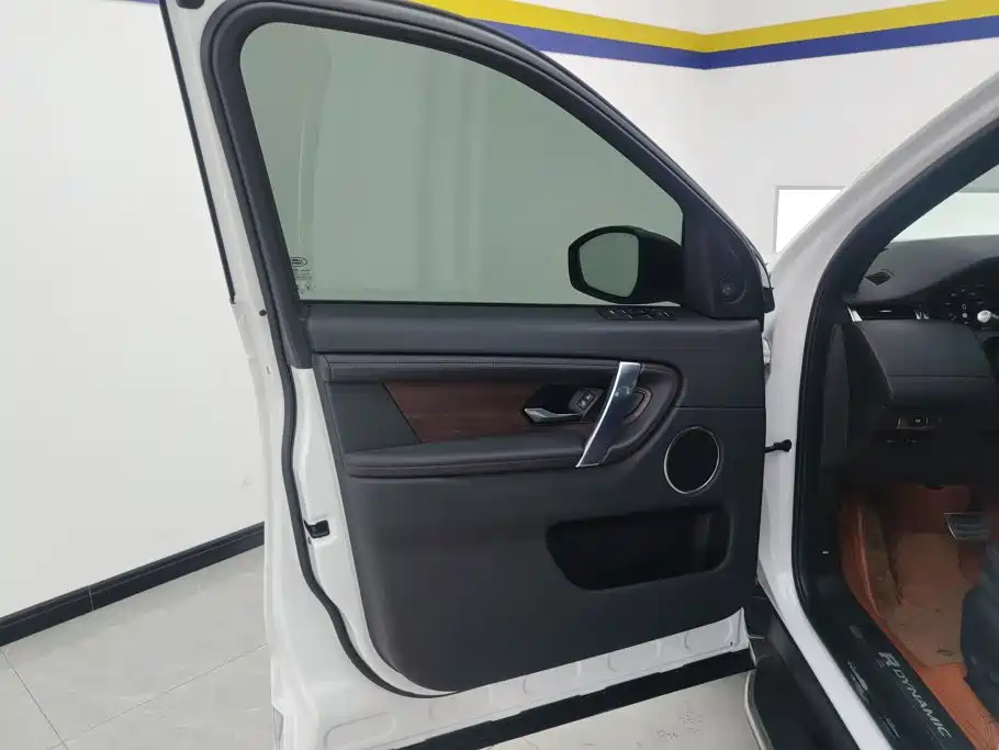 Land Rover Discovery Sport — миниатюра 7