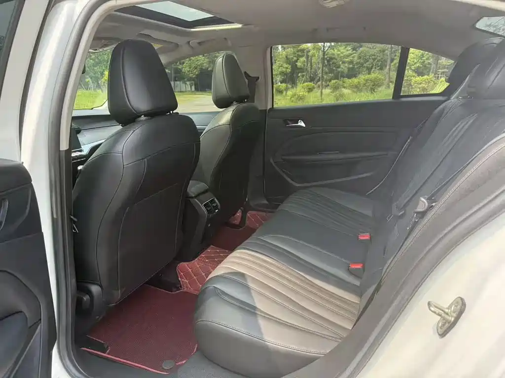 Peugeot 408 — миниатюра 7