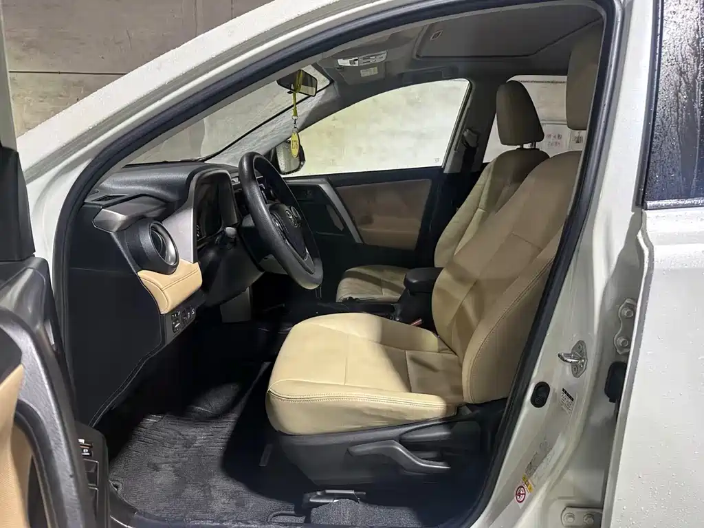 Toyota RAV4 — миниатюра 5