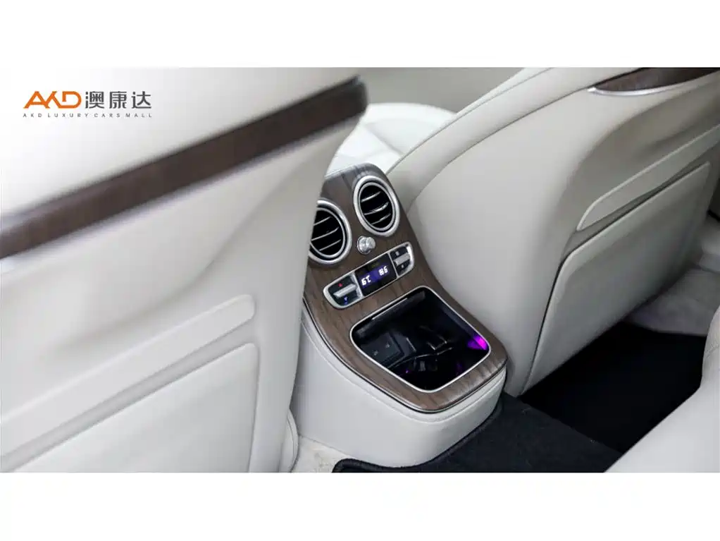 Mercedes-Benz E-Class — миниатюра 9