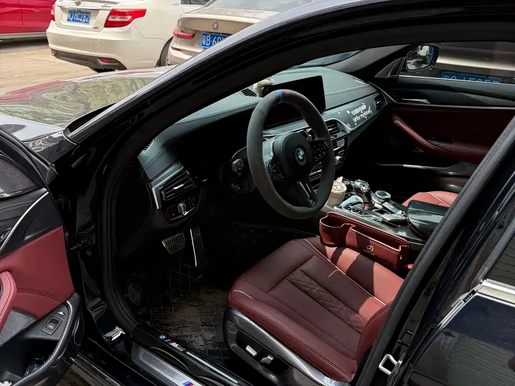 BMW 5 Series New Energy — миниатюра 5