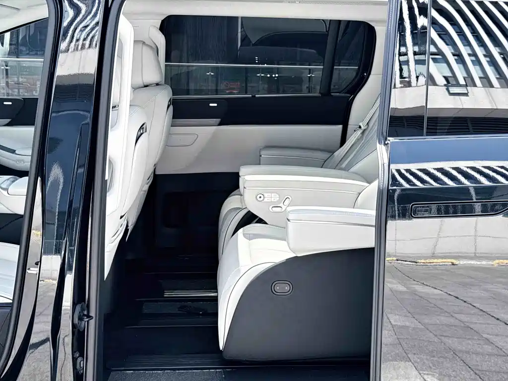 XPeng X9 — миниатюра 39