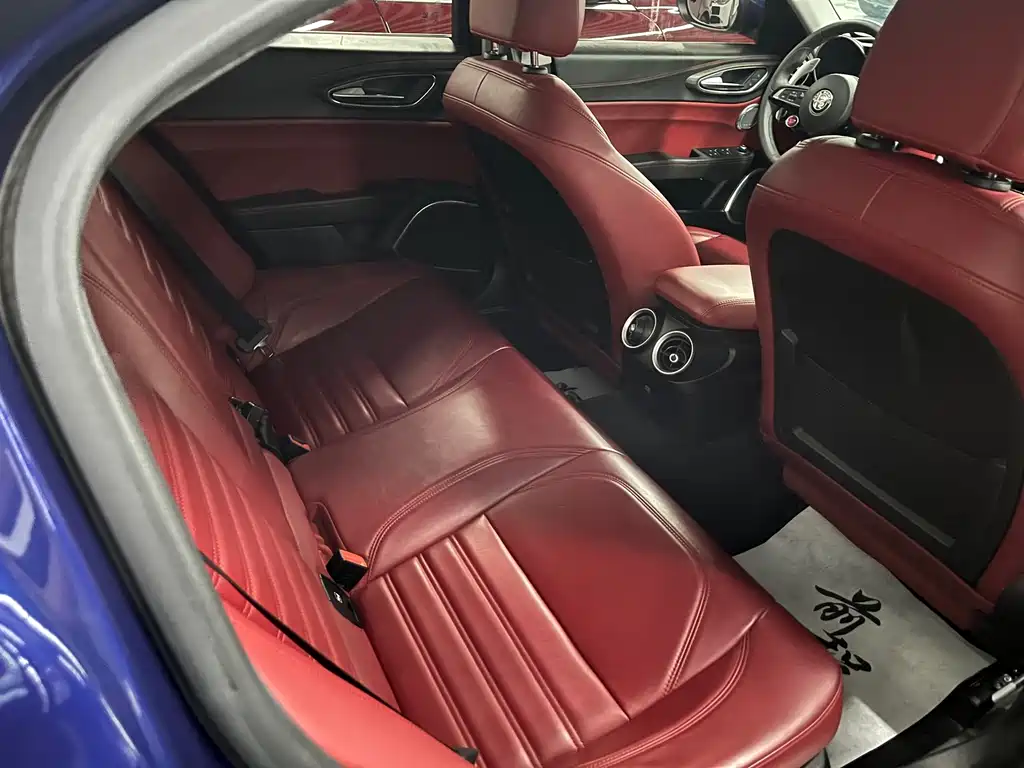 Alfa Romeo Giulia — миниатюра 10