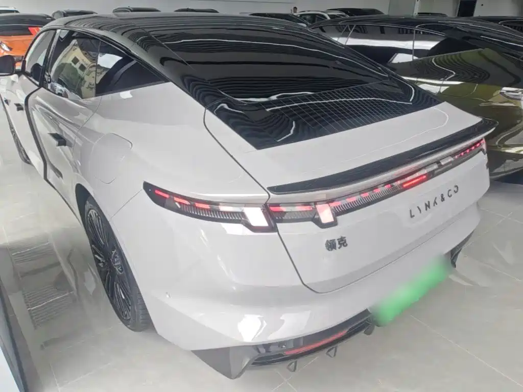 Lynk & Co 10 — миниатюра 5