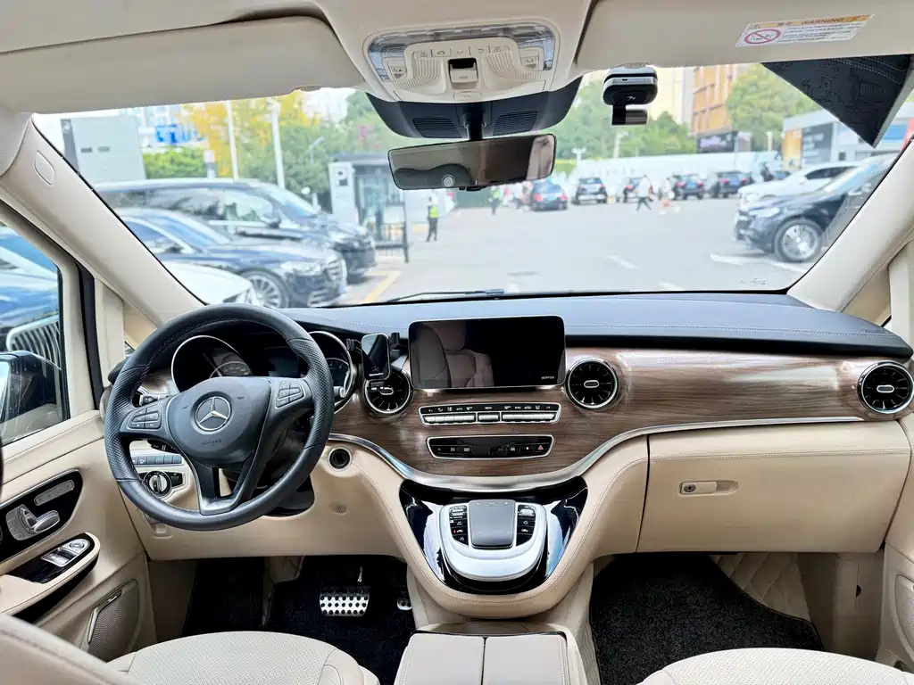 Mercedes-Benz V-Class — миниатюра 21