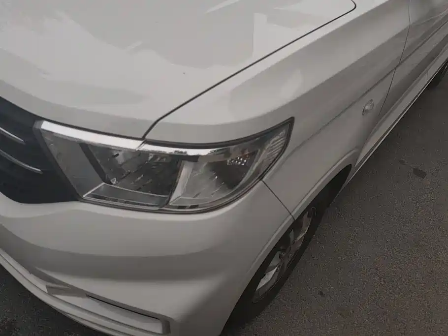 Wuling Hongguang V — миниатюра 5