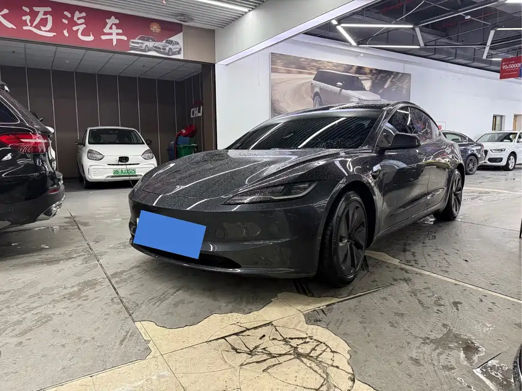 Tesla Model 3 2024