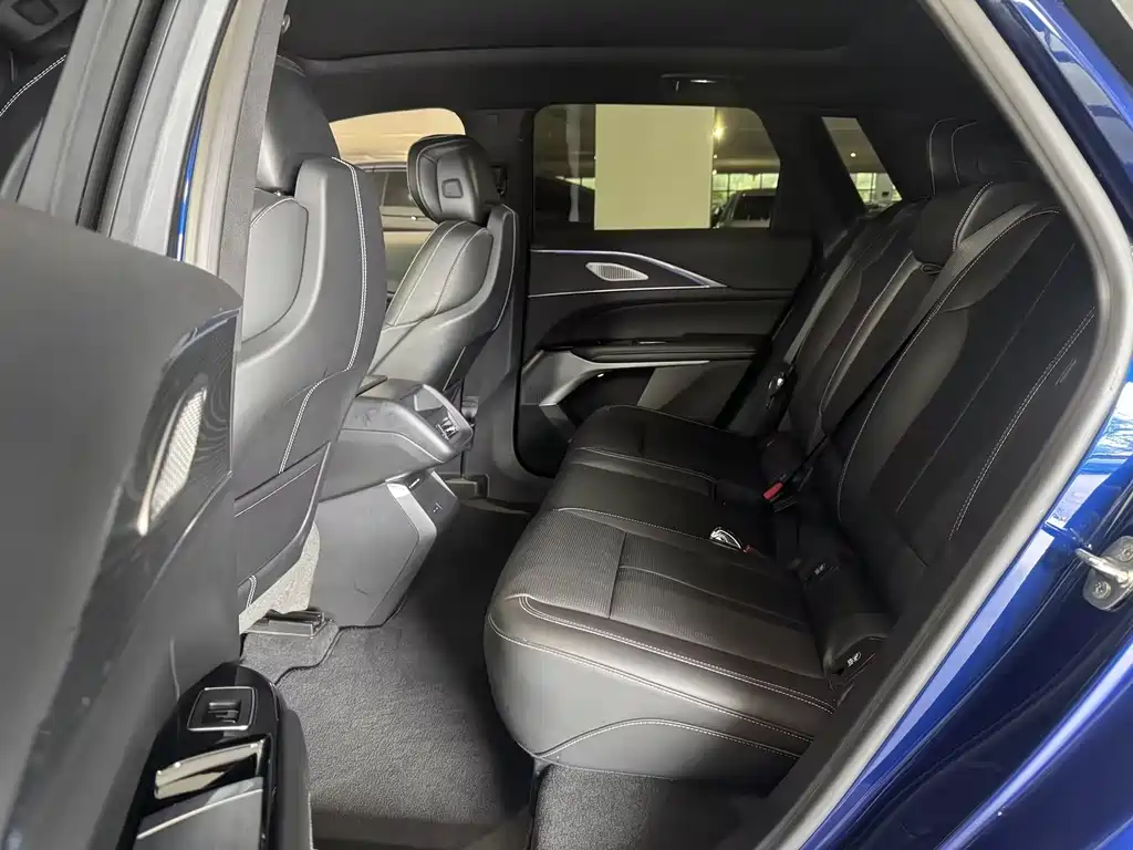 Cadillac IQ 2024 Luxury