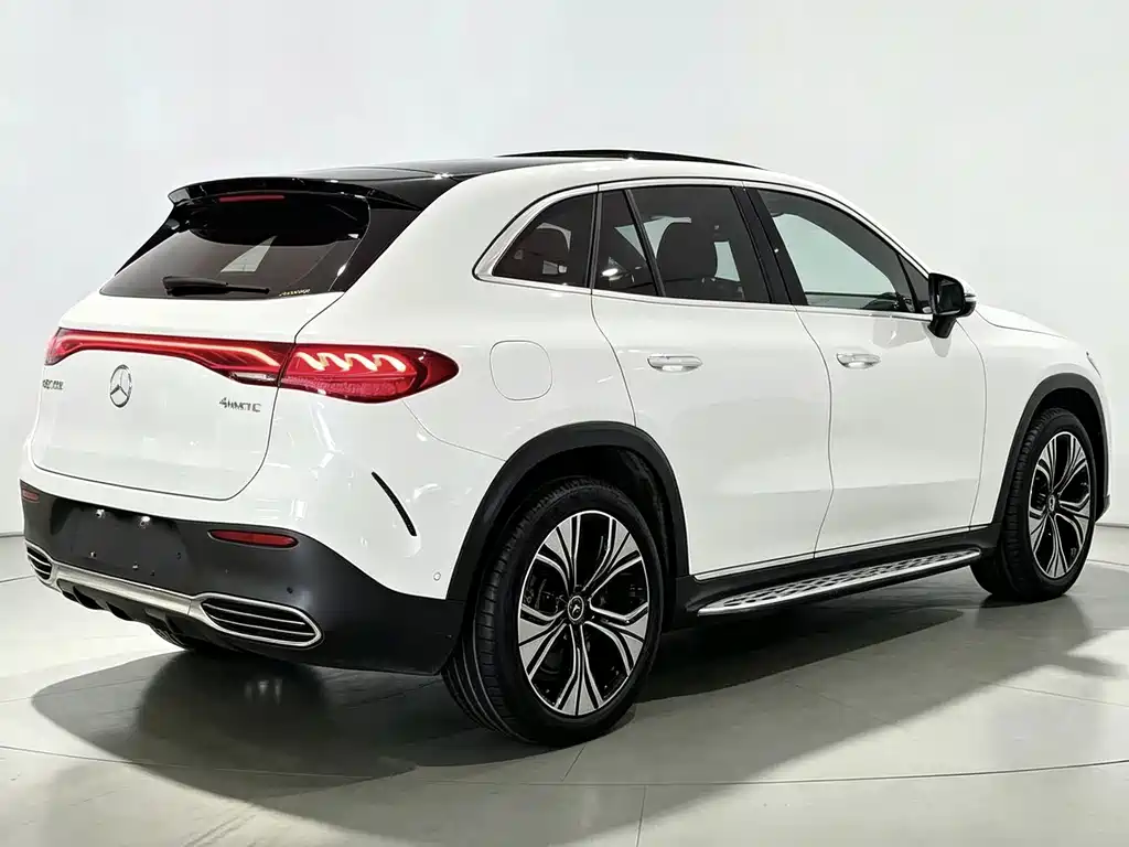 Mercedes-Benz EQE SUV — миниатюра 9
