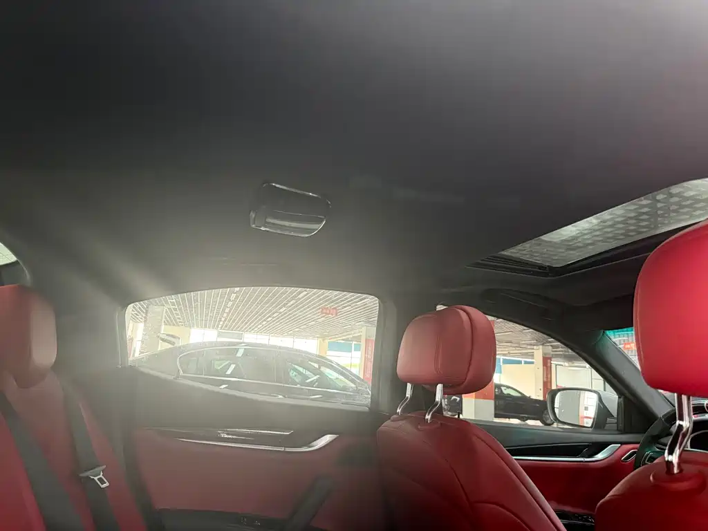 Maserati Ghibli — миниатюра 8