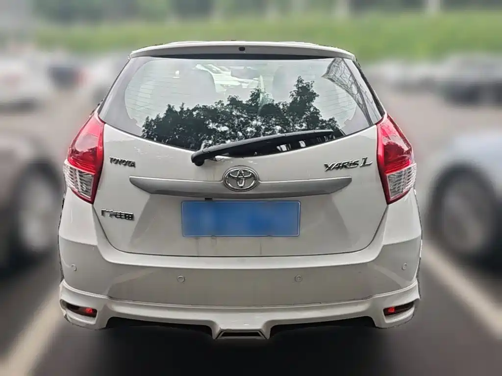 Toyota Yaris L — миниатюра 8