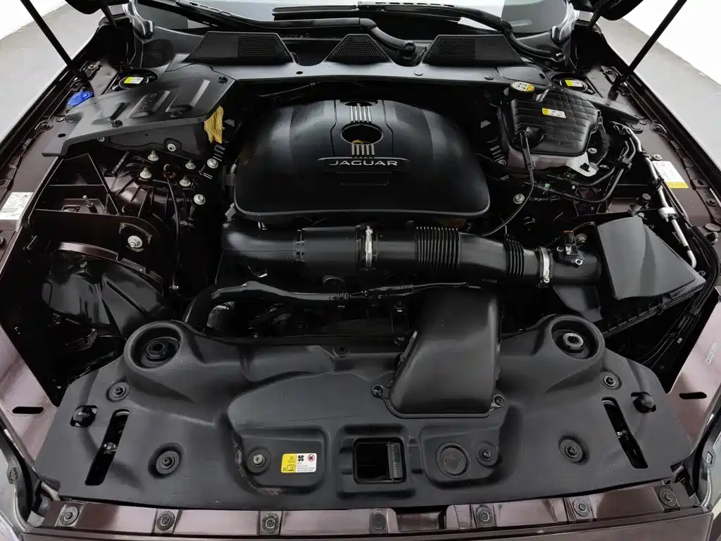 Jaguar XJ — миниатюра 6