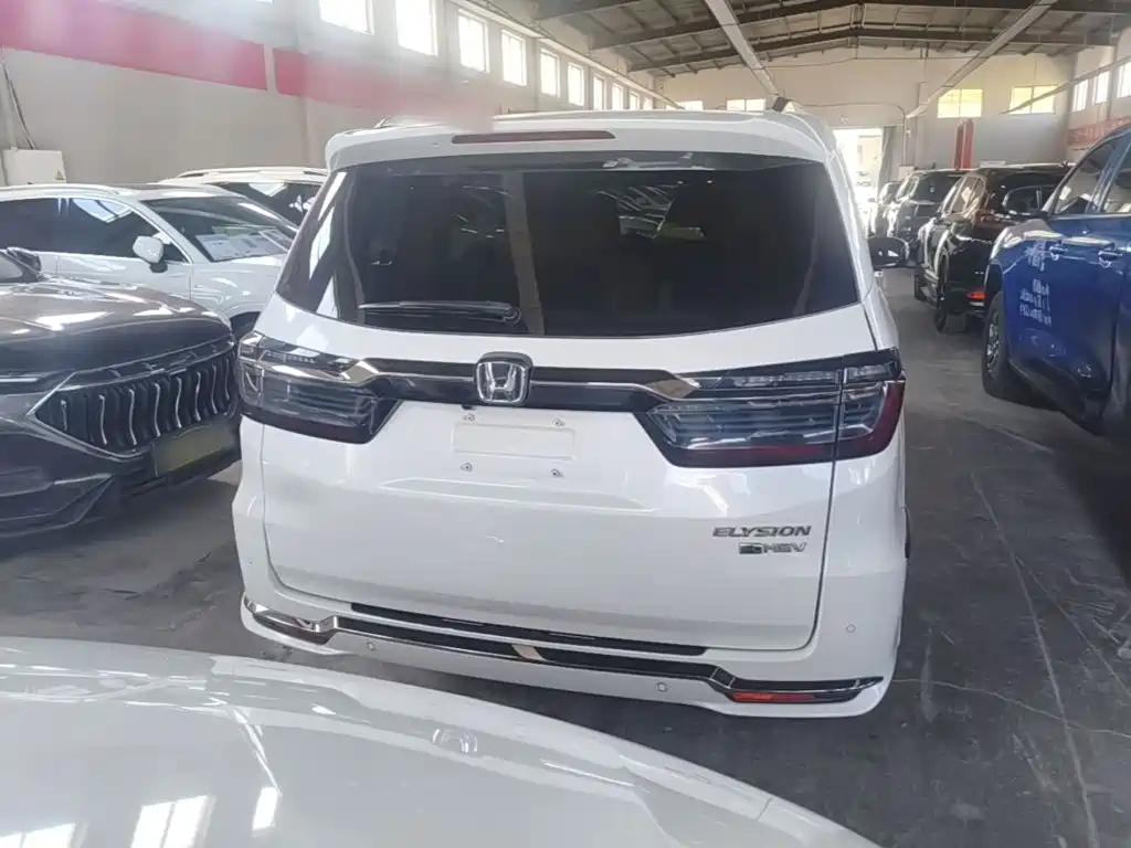 Honda Elysion — миниатюра 6