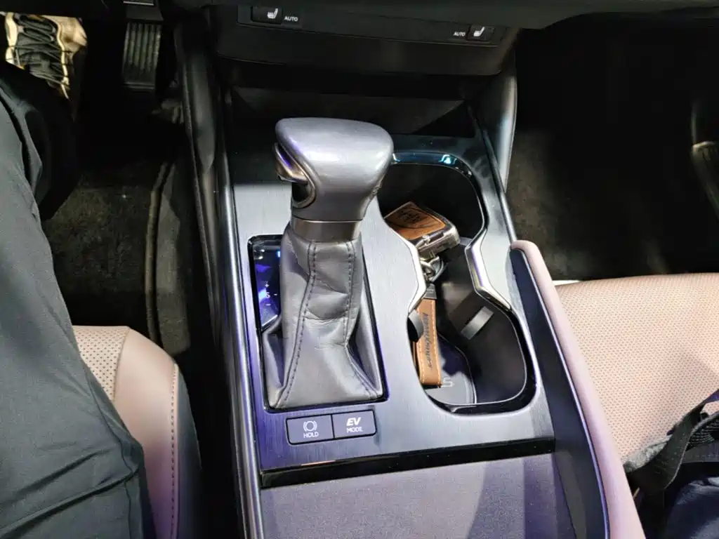 Lexus ES — миниатюра 14