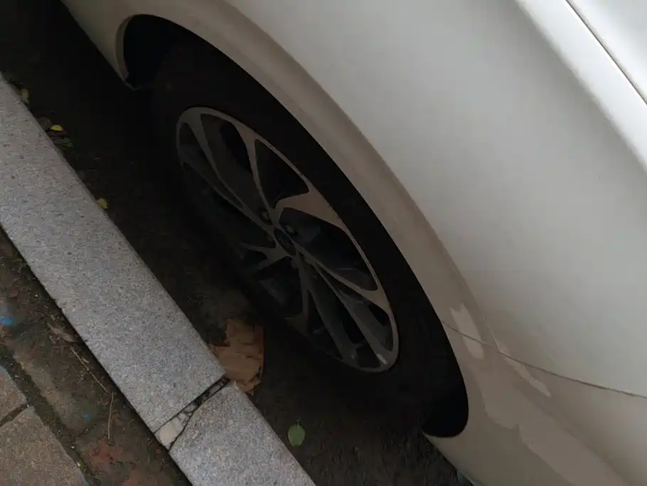 Ford Mondeo — миниатюра 6
