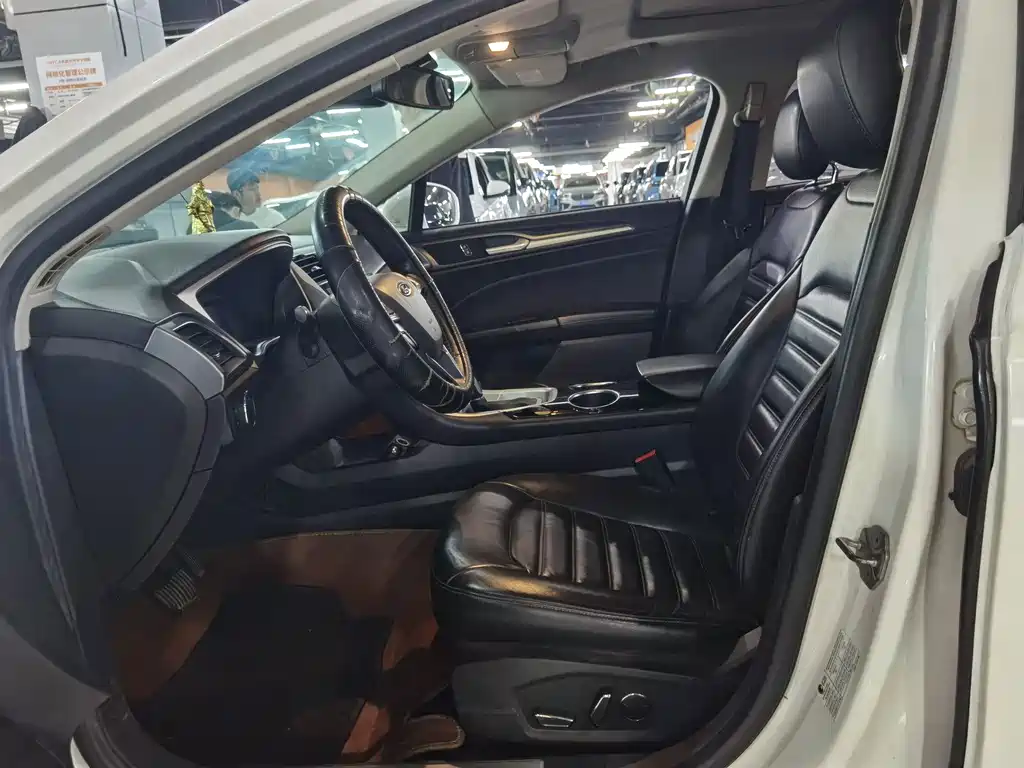 Ford Mondeo — миниатюра 6