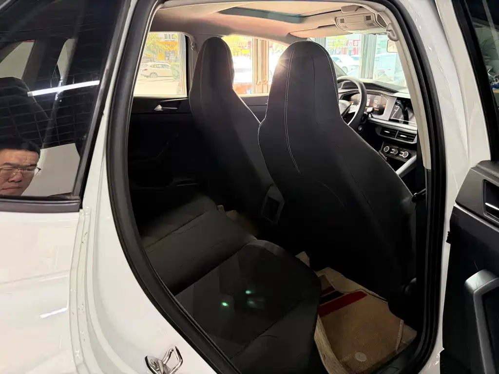 Volkswagen Polo — миниатюра 14