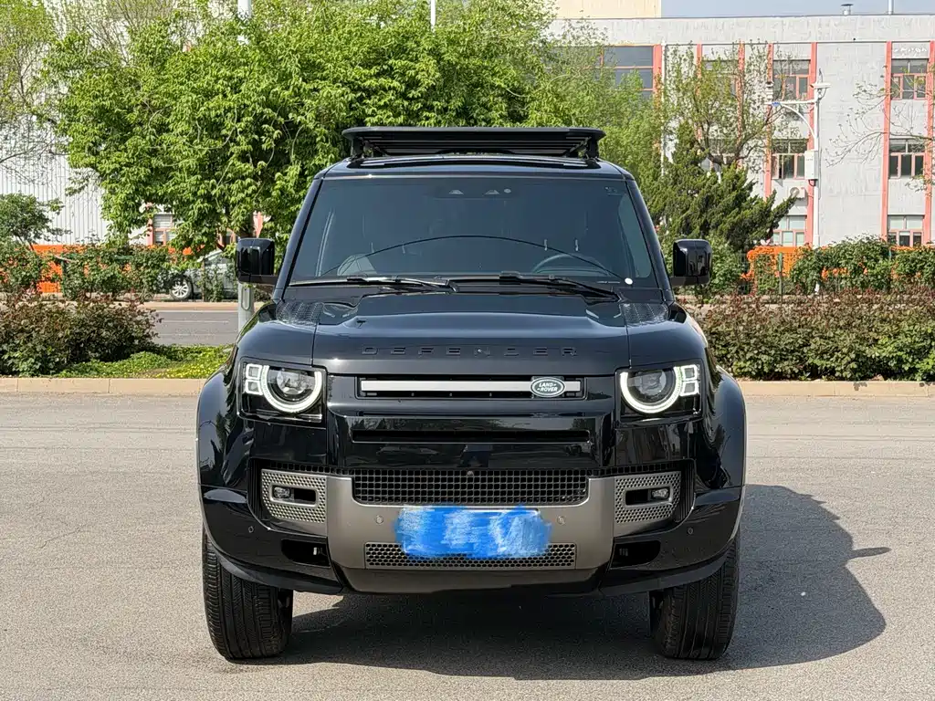 Land Rover Defender 2025