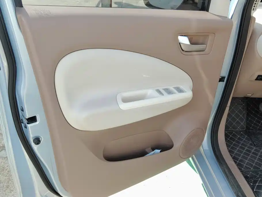 Wuling MINIEV — миниатюра 7