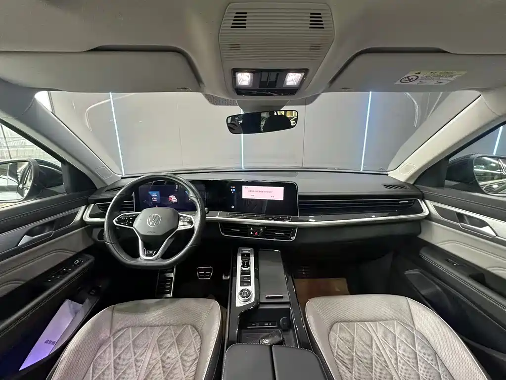 Volkswagen Tavendor 2024 380TSI R-Line