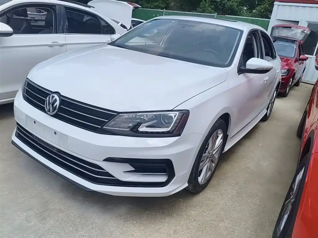 Volkswagen Sagitar 2018