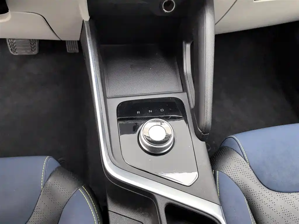 GEELY GEOMETRY EX3 KUNG FU COW