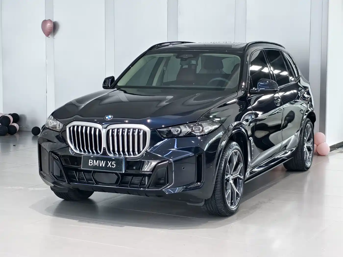 宝马X5 2026款 改款 xDrive 30Li 尊享型M运动曜夜套装 2026