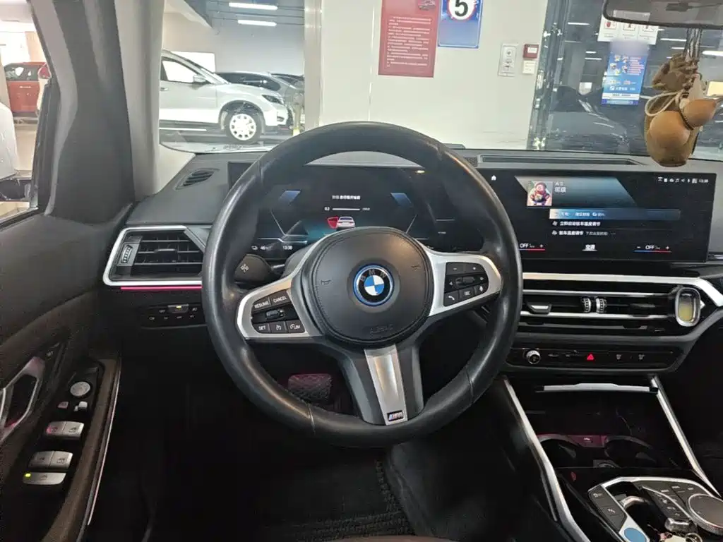 BMW i3 — миниатюра 11