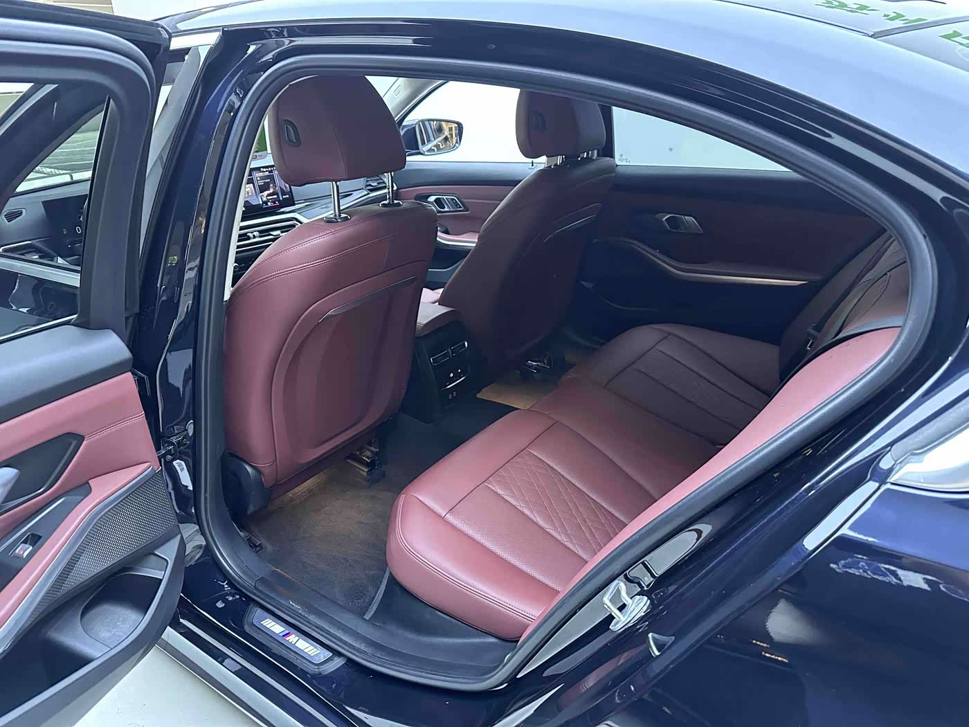 BMW 3 Series 2.0 л 2023 г. Чёрный, пробег 26000 км