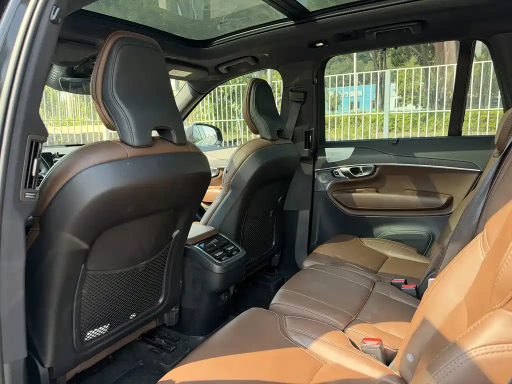 Volvo XC90 — миниатюра 12