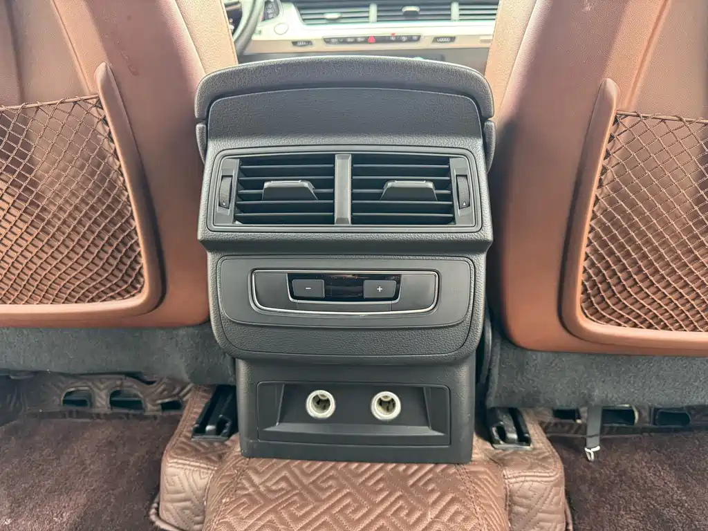 Audi Q7 — миниатюра 9