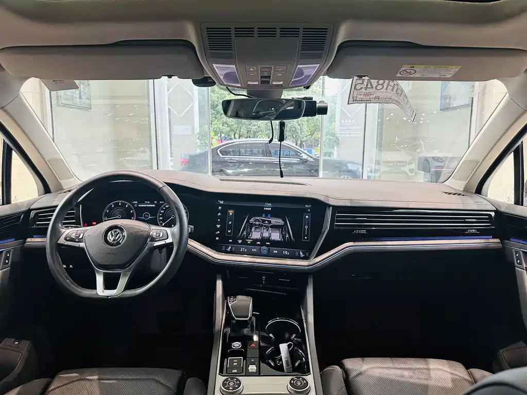 Volkswagen Touareg — миниатюра 4
