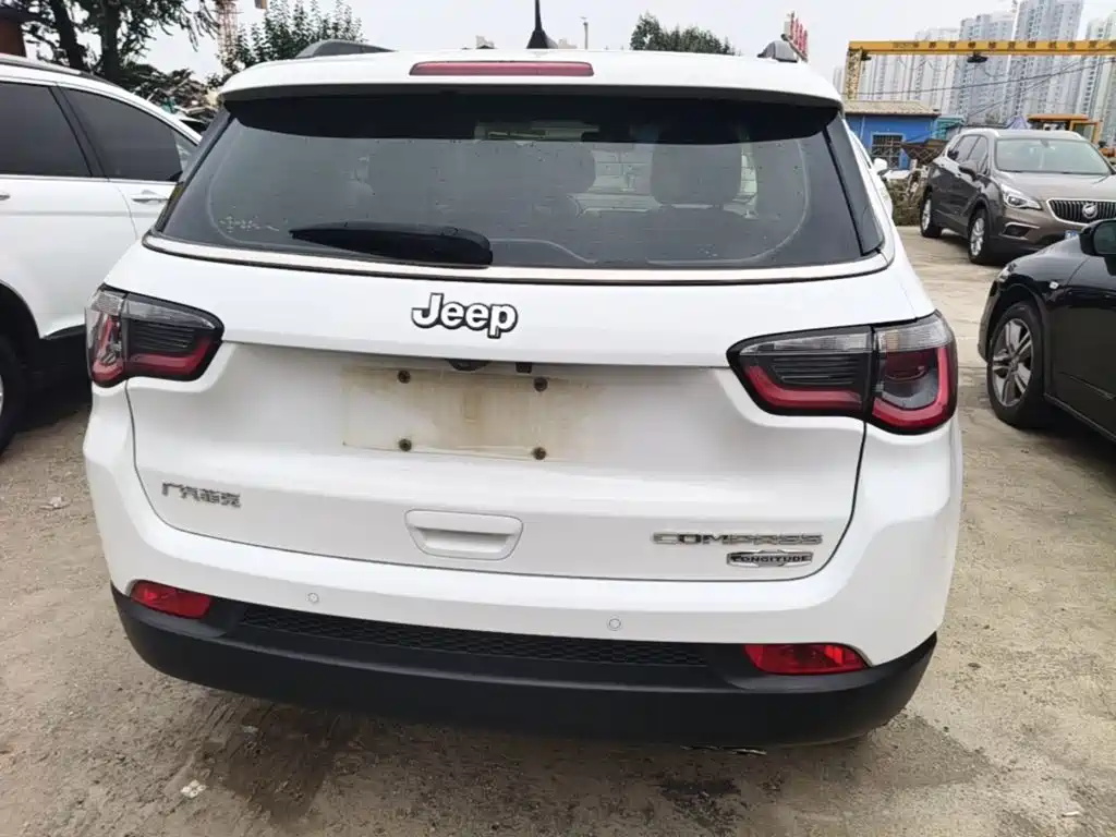 Jeep Compass — миниатюра 6