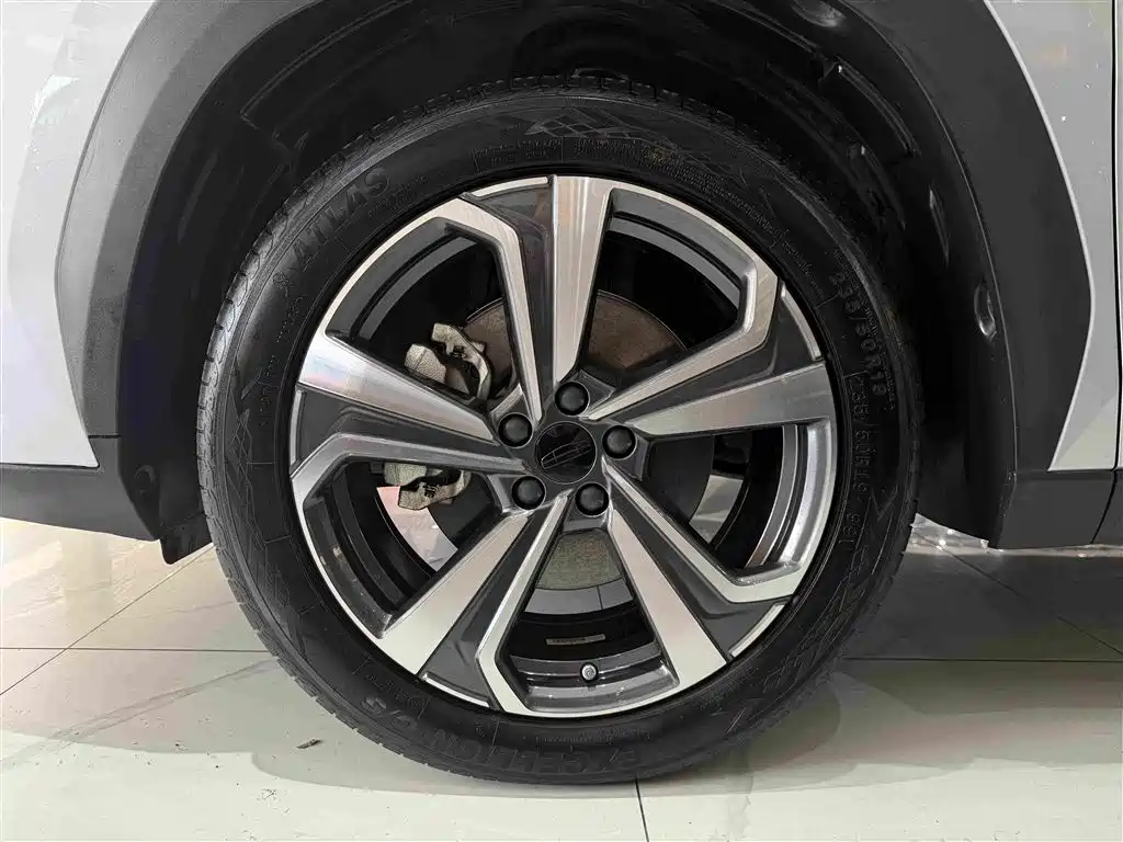 Geely Boyue L — миниатюра 9