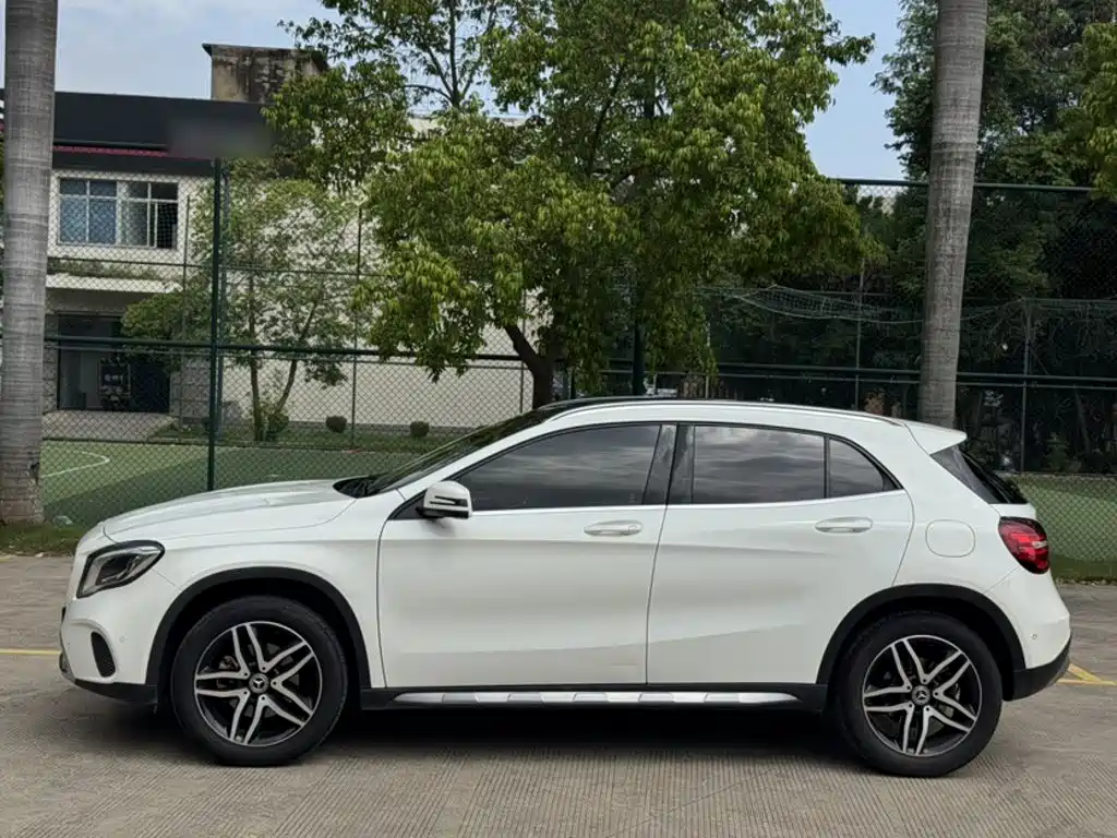 Mercedes-Benz GLA — миниатюра 10