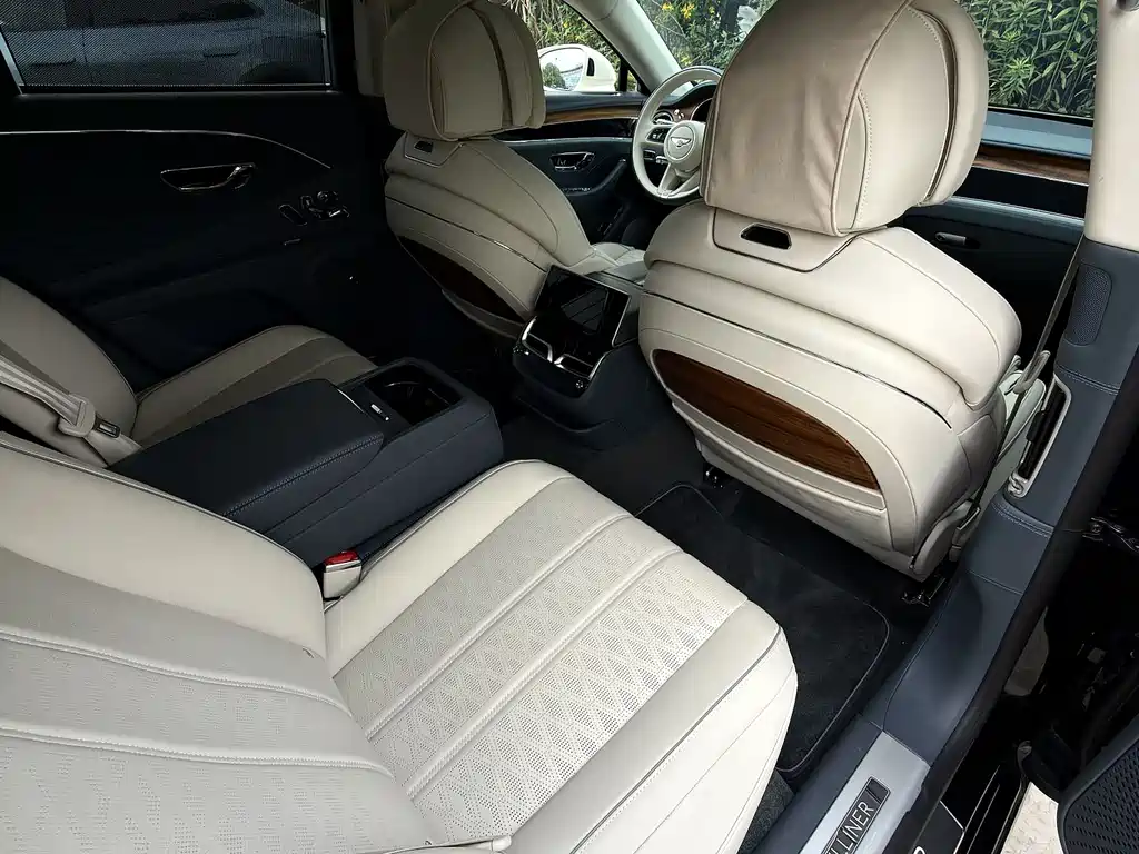 Bentley Flying Spur 2024 4.0T V8 Mulliner