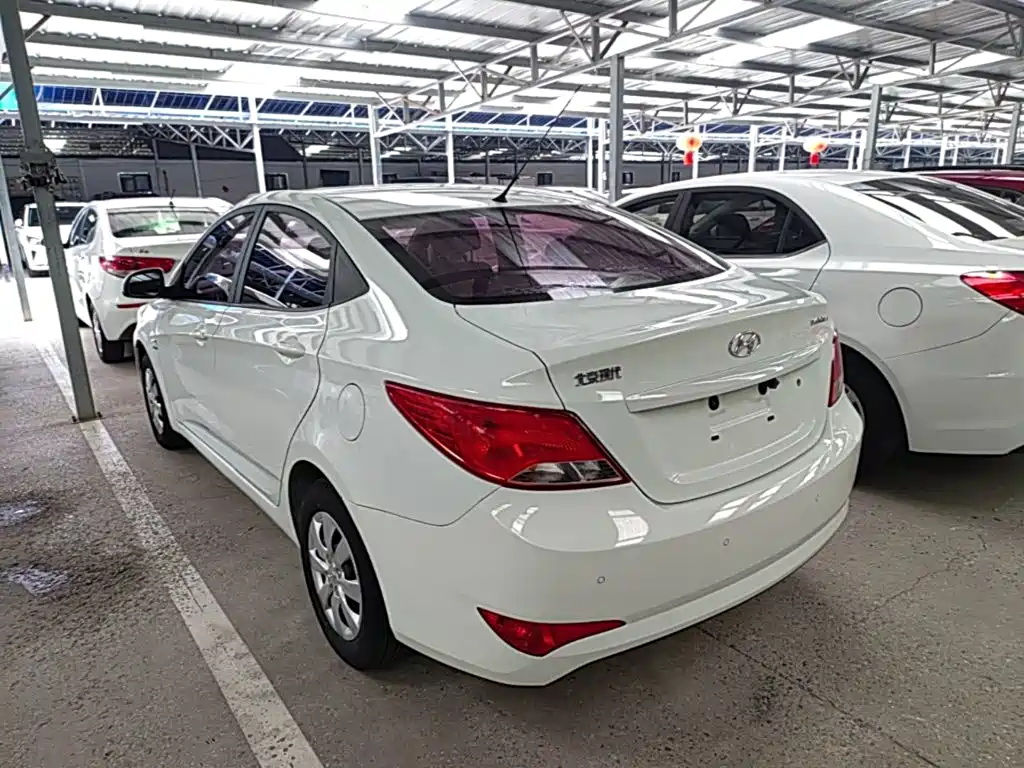 Hyundai Verna — миниатюра 5