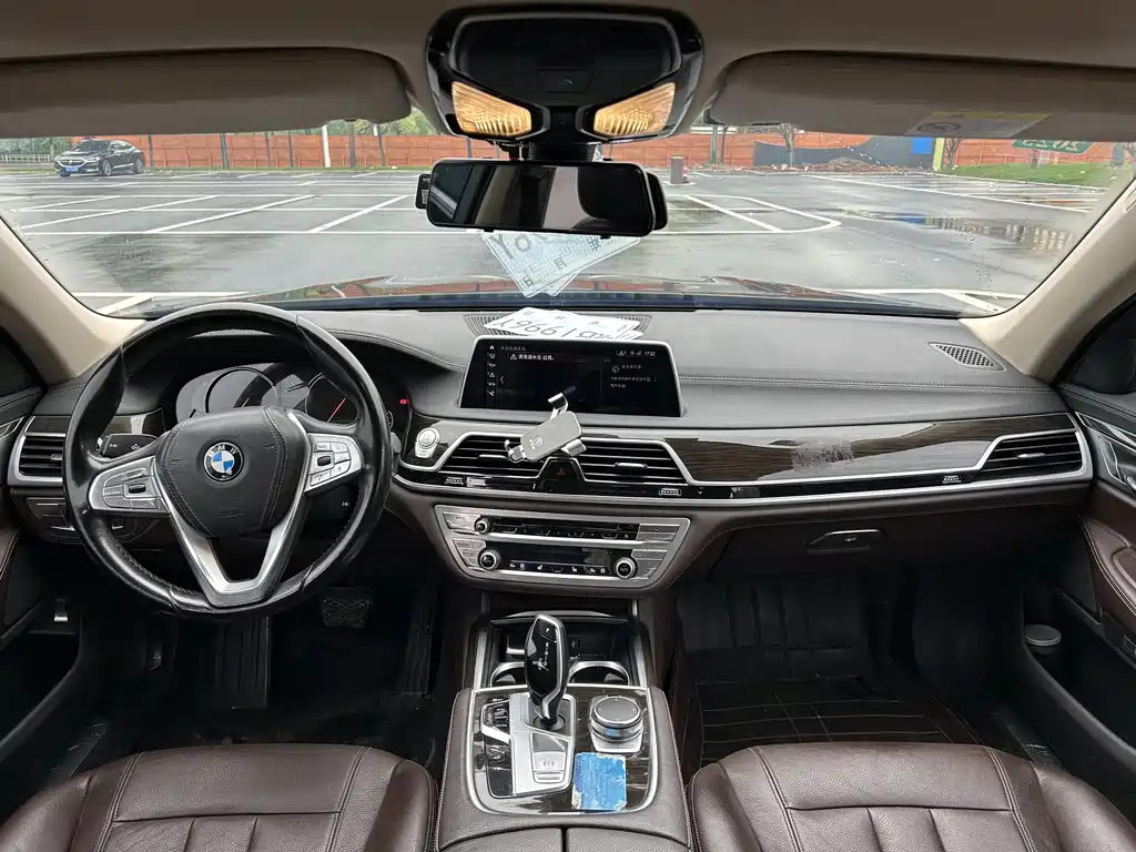 BMW 7 Series 7 2018 730Li Lead