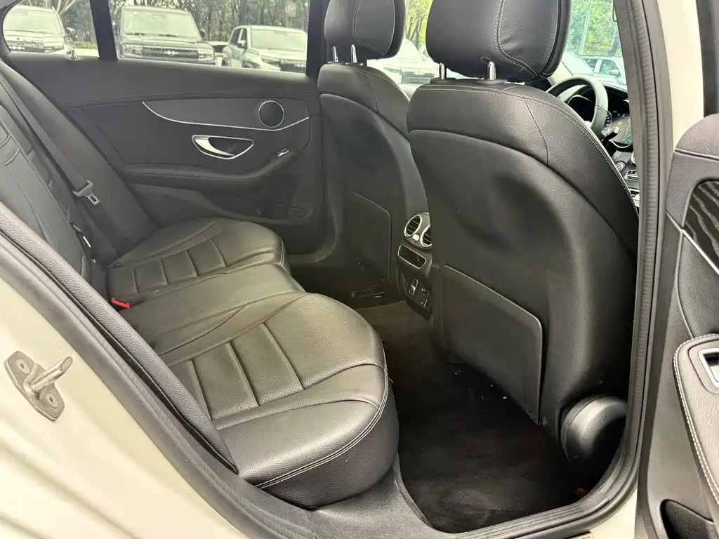 Mercedes-Benz C-Class - фото 9